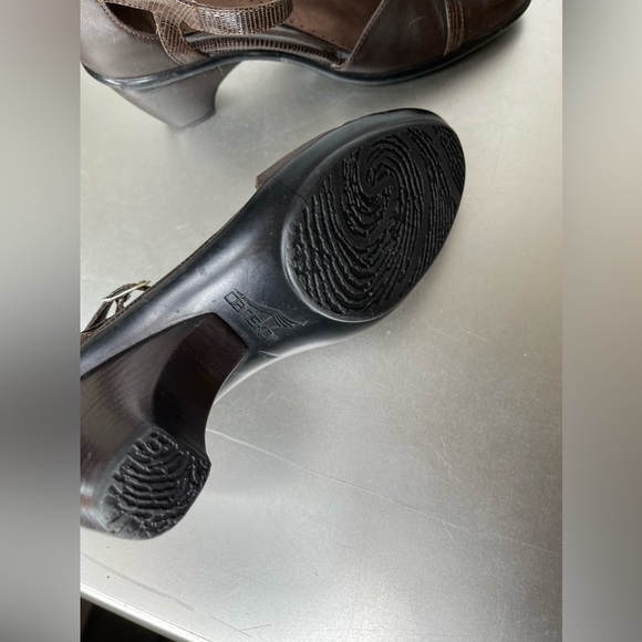 Dansko Women’s Mary Janes Size 39 Brown Leather Heels Made In Portugal - Picture 7 of 8